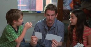 Dad (Ethan Hawke) with Mason and Samantha (Lorelei Linklater)